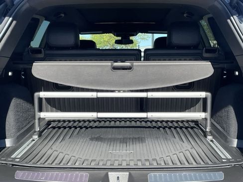 Used 2023 Cadillac XT5 Premium Luxury image 17