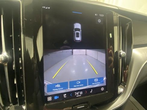 Used 2023 Volvo XC60 B5 Core w/ Climate Package image 26