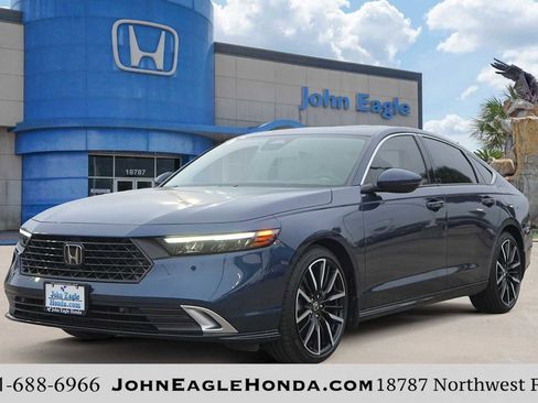 Used 2025 Honda Accord Touring image 1