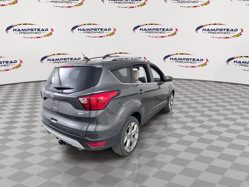 Used 2019 Ford Escape Titanium AWD/4WD image 8