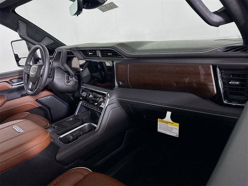 New 2026 GMC Sierra 3500 Denali Ultimate w/ LPO, Black Badging Package image 24