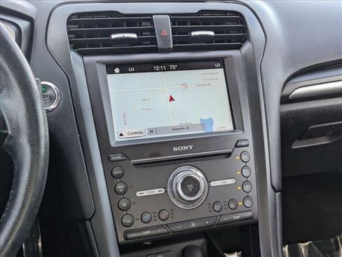 Used 2017 Ford Fusion Titanium image 15