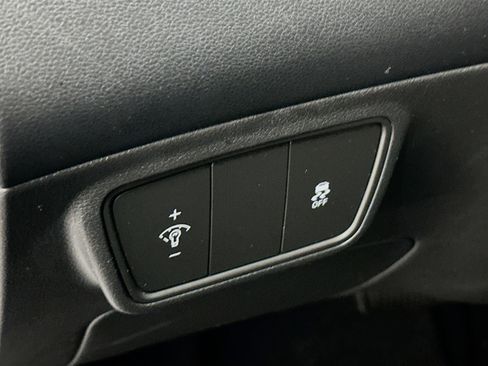 Used 2023 Hyundai Tucson SE image 17