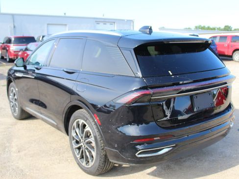Used 2024 Lincoln Nautilus Reserve w/ Equipment Group 203A AWD/4WD image 4