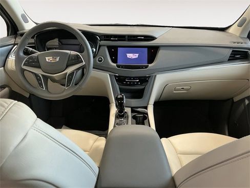 Certified 2024 Cadillac XT5 Premium Luxury w/ LPO, Floor Liner Package image 8