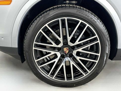 New 2025 Porsche Cayenne Coupe image 31