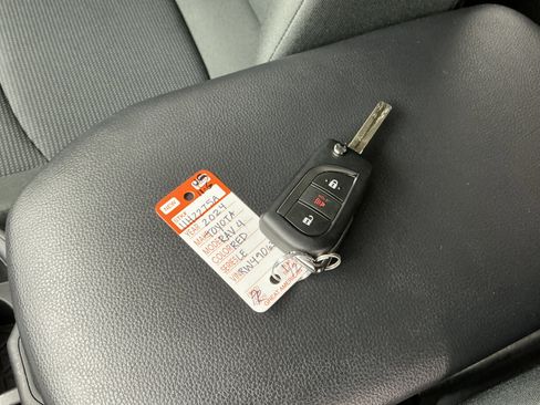 Used 2024 Toyota RAV4 LE image 8