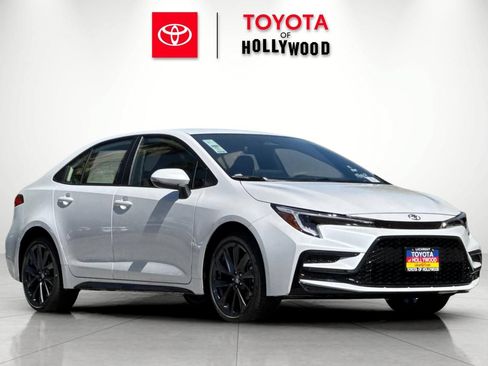 New 2026 Toyota Corolla SE FWD image 2
