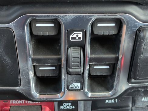Used 2023 Jeep Wrangler Unlimited Rubicon AWD/4WD image 24