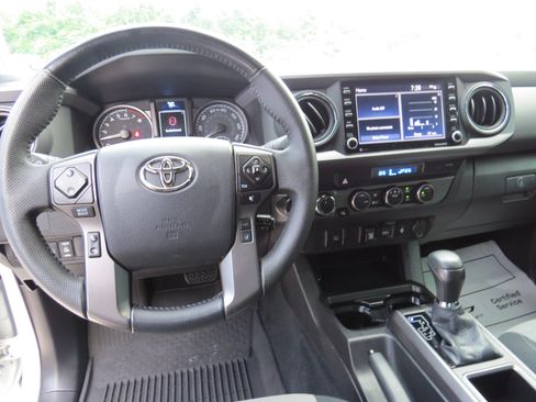 Used 2023 Toyota Tacoma TRD Sport AWD/4WD image 20