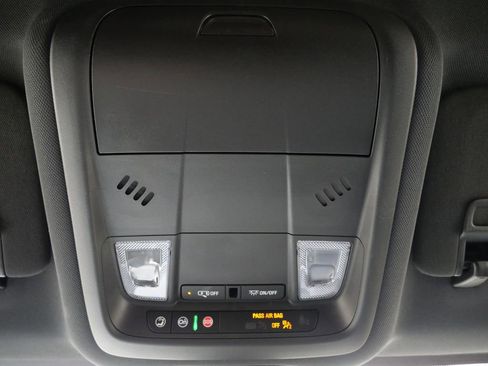 Used 2023 Chevrolet Equinox RS AWD/4WD image 16