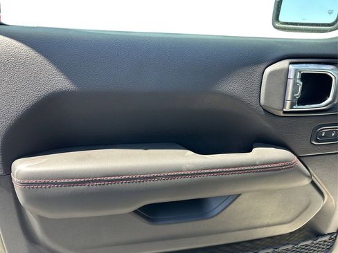 New 2025 Jeep Wrangler Unlimited Rubicon w/ Technology Group image 20