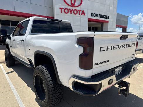 Used 2020 Chevrolet Silverado 2500 LTZ w/ LTZ Plus Package RWD image 3