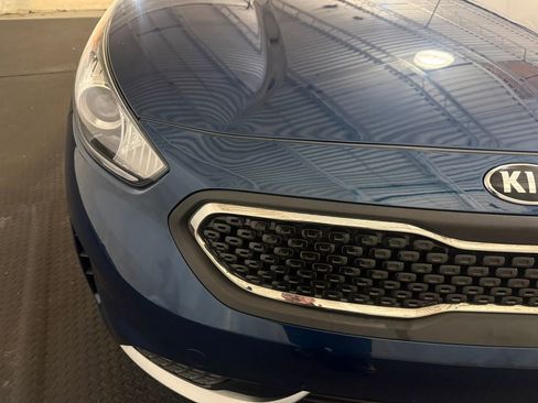 Used 2019 Kia Niro LX image 7