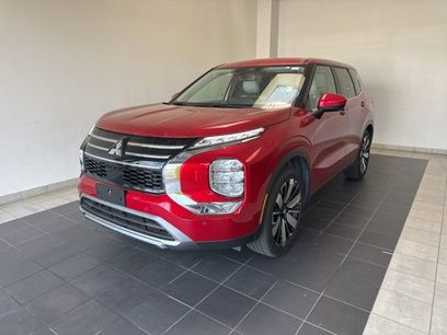 Used 2025 Mitsubishi Outlander SE
