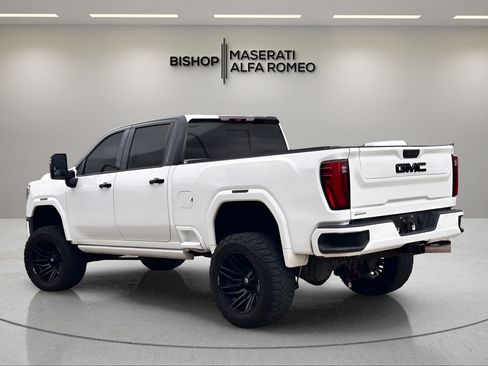 Used 2024 GMC Sierra 2500 Denali Ultimate AWD/4WD image 3