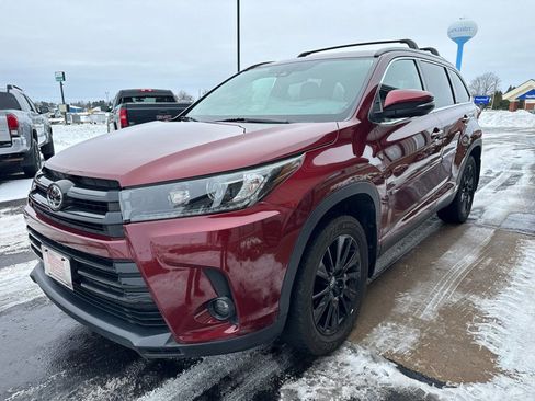 Used 2019 Toyota Highlander SE image 4