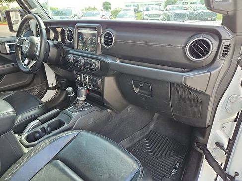 Used 2018 Jeep Wrangler Unlimited Sahara image 23