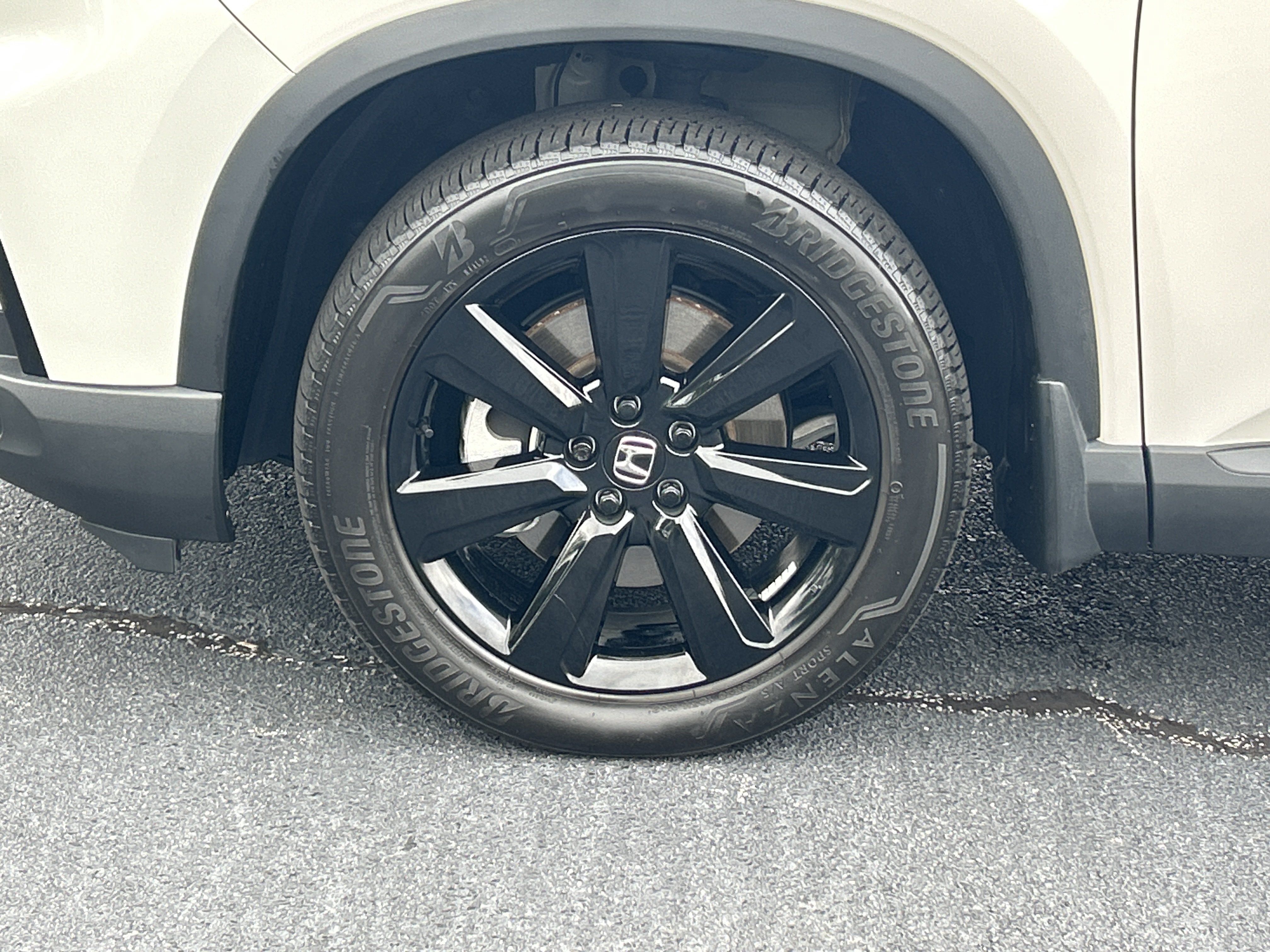 Certified 2025 Honda Pilot Black Edition image 32