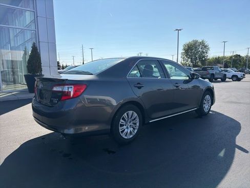 Used 2012 Toyota Camry LE FWD image 7