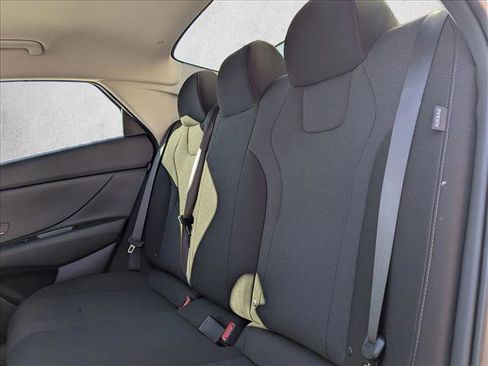 New 2026 Hyundai Elantra SE image 17