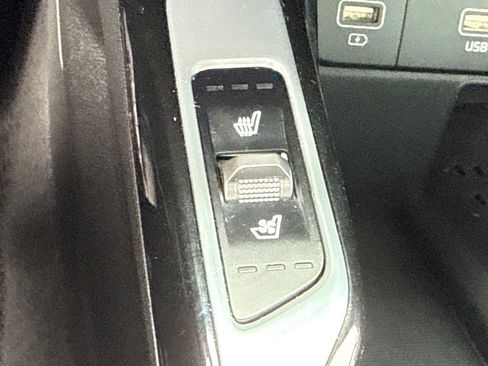 Used 2023 Kia Sorento SX Prestige image 32