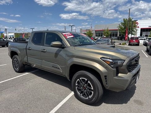 Certified 2025 Toyota Tacoma TRD Sport AWD/4WD image 2