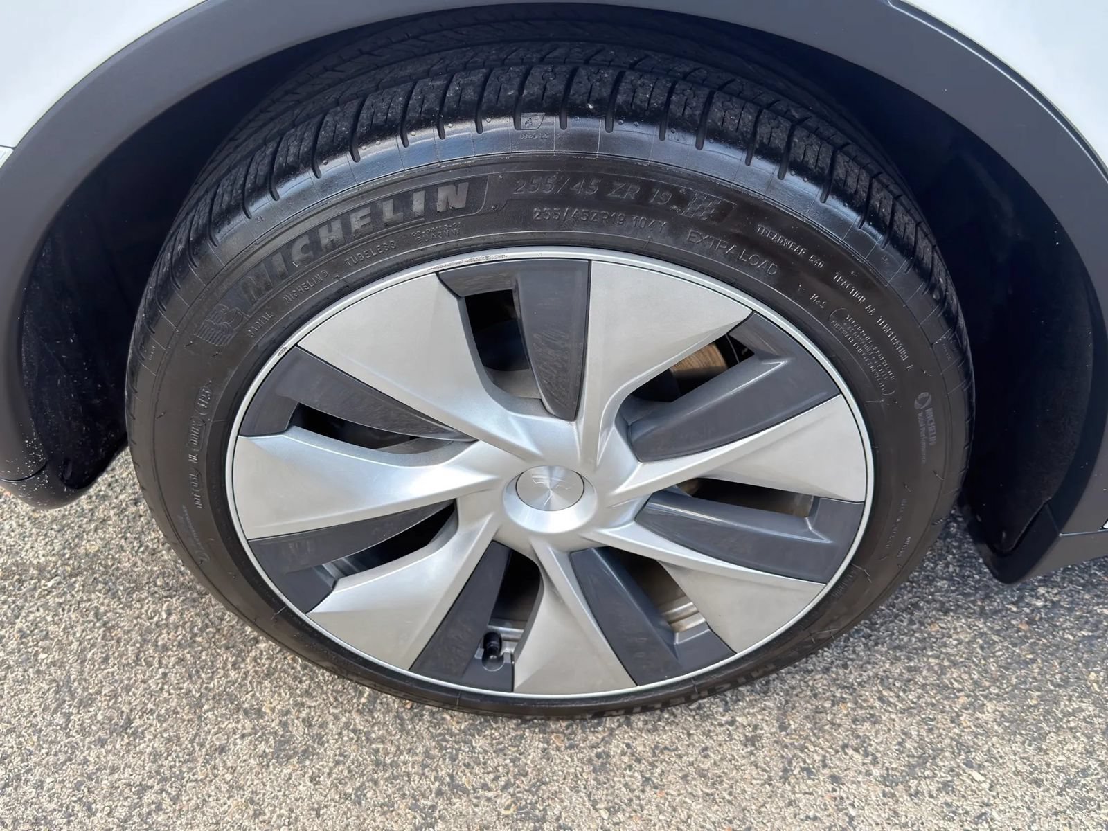 Used 2022 Tesla Model Y Long Range AWD/4WD image 8