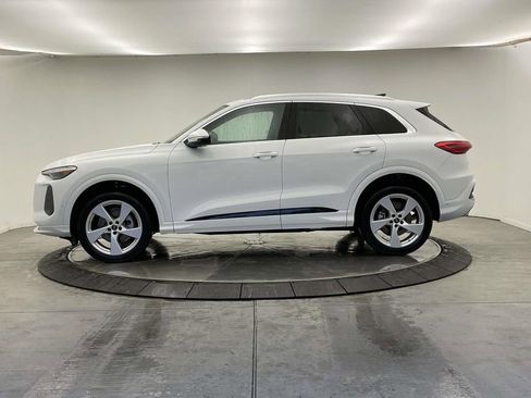 New 2025 Audi Q5 Premium Plus image 2
