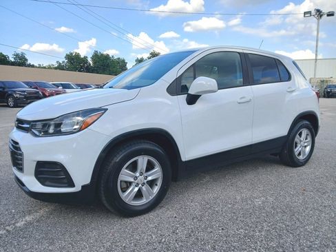 Used 2020 Chevrolet Trax LS w/ Tint and Cruise Package FWD image 1