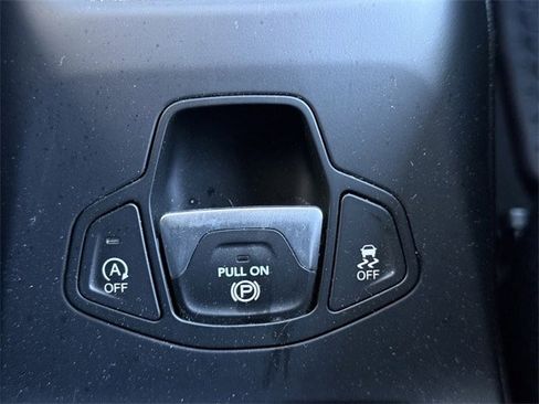 Used 2023 Jeep Renegade Latitude image 20