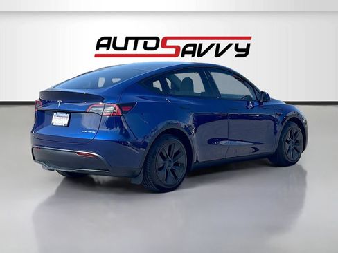Used 2024 Tesla Model Y Long Range AWD/4WD image 7