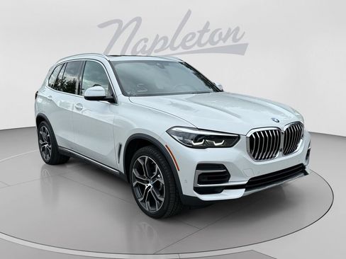 Used 2023 BMW X5 xDrive40i w/ Premium Package AWD/4WD image 8