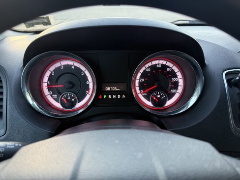 Used 2015 Dodge Grand Caravan SXT image 13