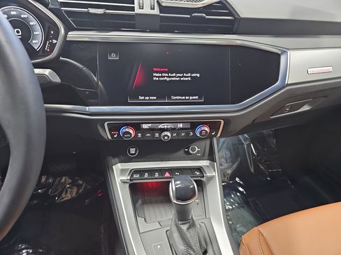 Used 2024 Audi Q3 2.0T Premium Plus image 21