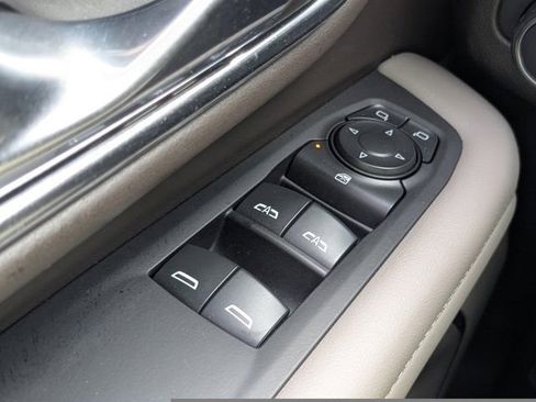 Used 2024 Chevrolet Tahoe LS RWD image 23