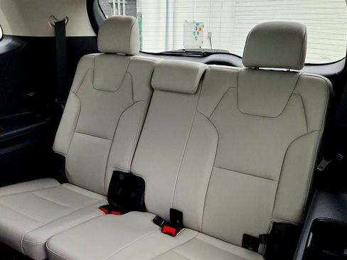 Used 2024 Kia Telluride EX w/ EX Captain's Chair Package FWD image 23