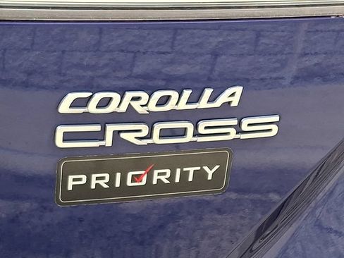 Used 2023 Toyota Corolla Cross LE w/ Moonroof Package AWD/4WD image 9