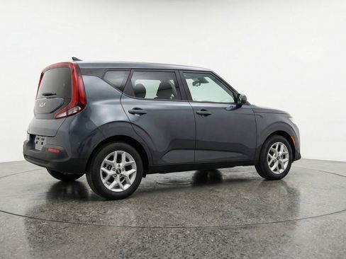 Used 2025 Kia Soul LX w/ LX Technology Package image 9