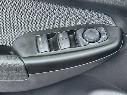 Used 2024 Chevrolet TrailBlazer LT w/ Convenience Package FWD image 17