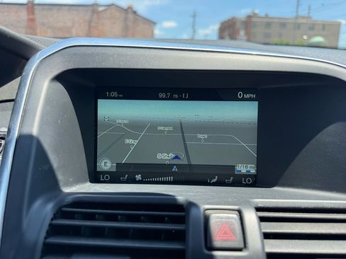 Used 2015 Volvo XC60 T5 Platinum FWD image 11