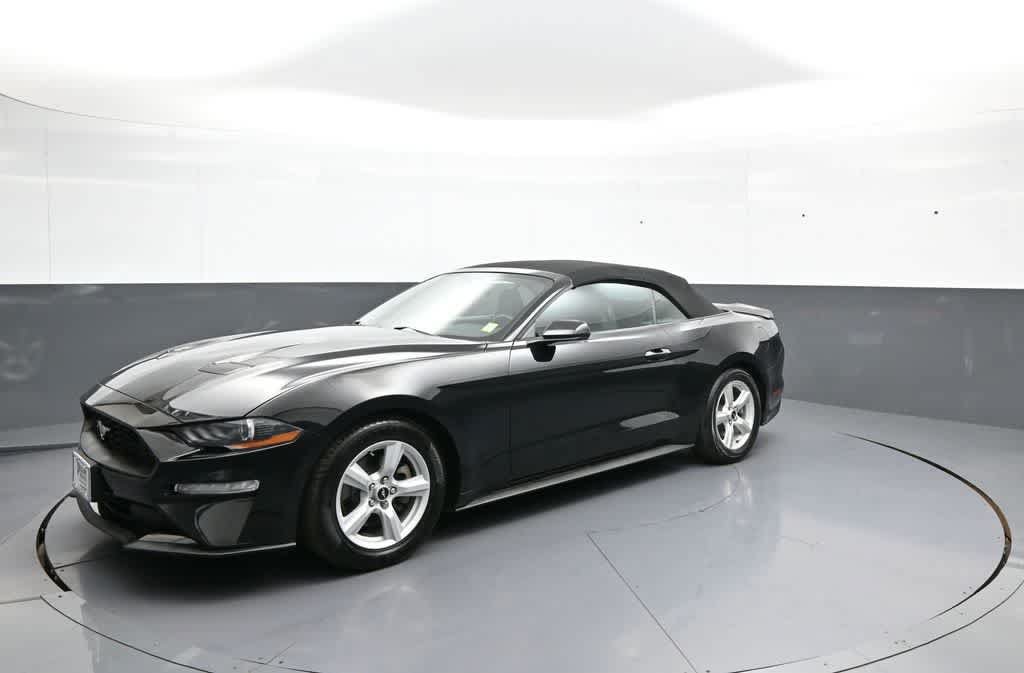 Used 2019 Ford Mustang Convertible RWD image 10