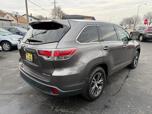Used 2016 Toyota Highlander XLE image 6