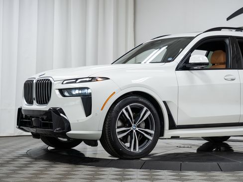 Certified 2024 BMW X7 xDrive40i w/ M Sport Package image 26