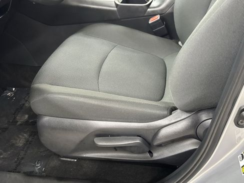 Used 2025 Toyota RAV4 LE AWD/4WD image 23