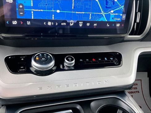 Used 2025 Ford Expedition Active RWD image 33