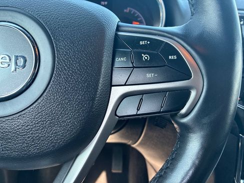 Used 2021 Jeep Grand Cherokee Laredo X AWD/4WD image 23