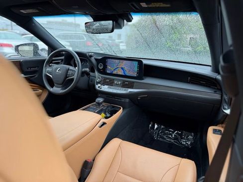 Certified 2021 Lexus LS 500 AWD w/ Accessory Package (Z2) image 19