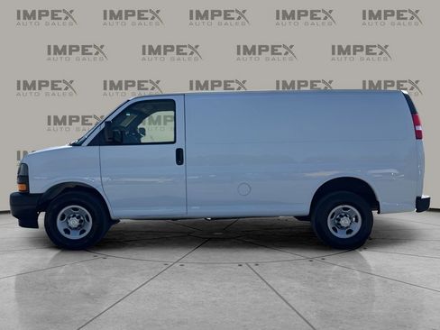 Used 2019 Chevrolet Express 2500 w/ Driver Convenience Package image 2