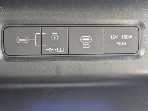 Certified 2025 Hyundai Tucson Limited FWD image 18